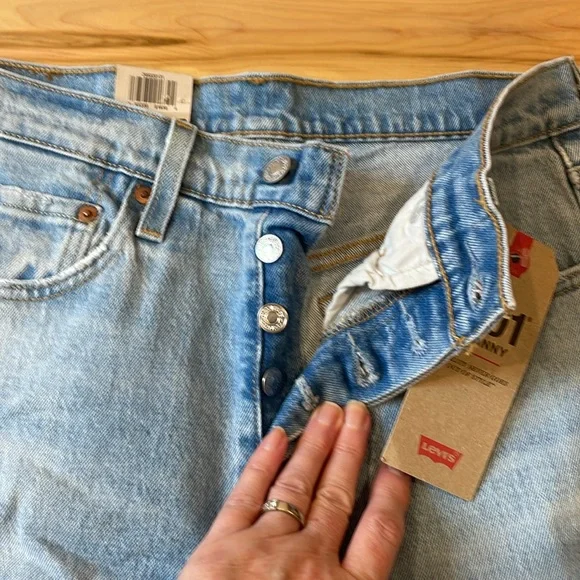 Levi’s 501 button fly skinny light wash denim 25x28 jeans - Picture 1 of 12